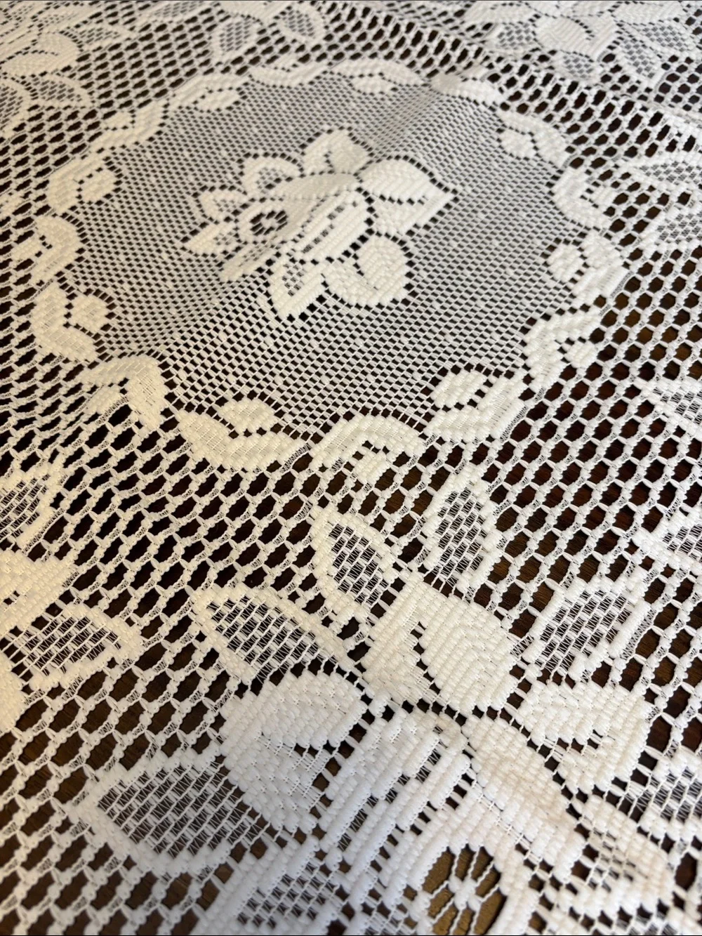 NWT - Vintage JCPenny White Liechtenstein Lace Floral Table Cover